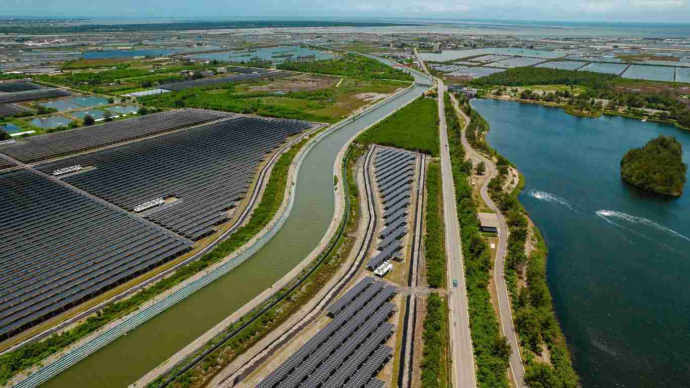 NG大舞台能源事业提供智慧能源管理、、、、太阳能监控管理、、、全方位电厂建置及运维解决方案，，，并拥有管理超过6000案场的经验